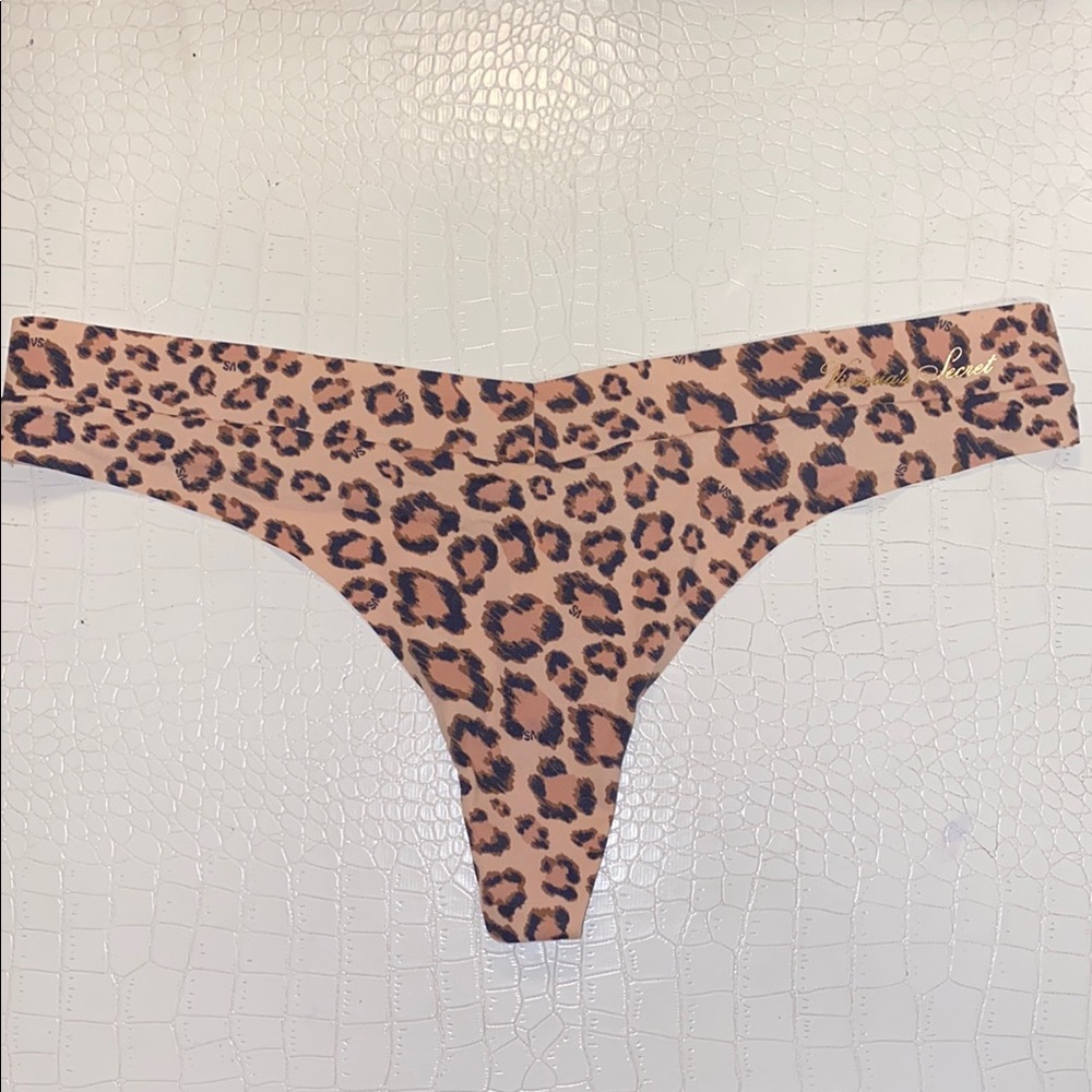 Victoria's Secret Incredible Large Leopard Print Thong in Soft Stretchy Fabric